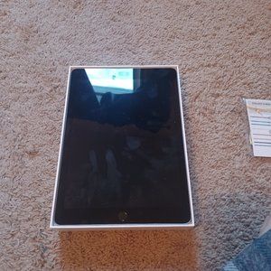 iPad 6th Generation 32GB